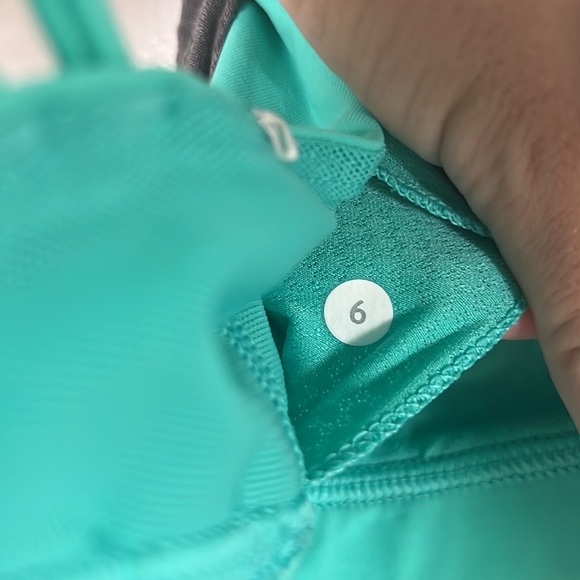 Lululemon Size 6 Tank - Picture 4 of 5